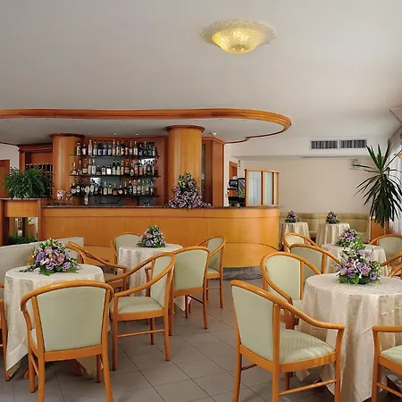 Szálloda Helios Diano Marina