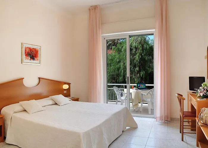 Helios Hotel
