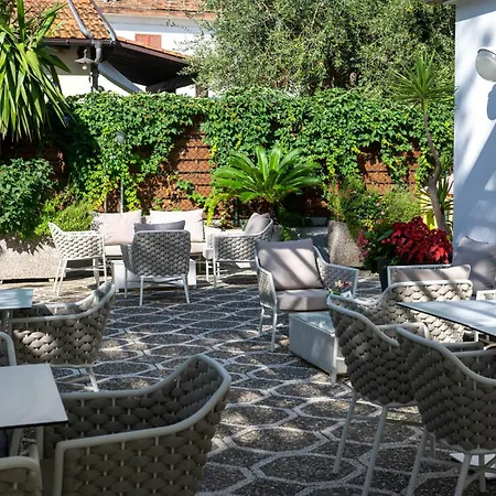 Helios Otel Diano Marina