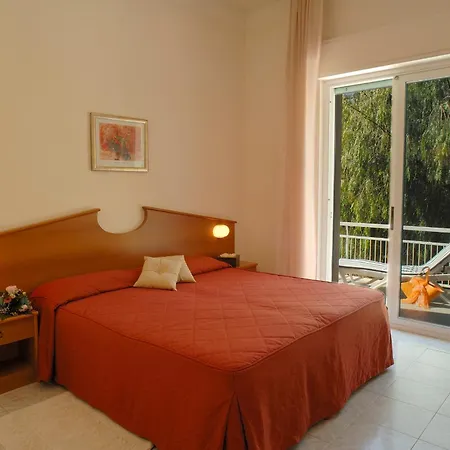 Helios Hotel